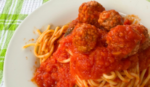 Spaghetti al sugo con polpette