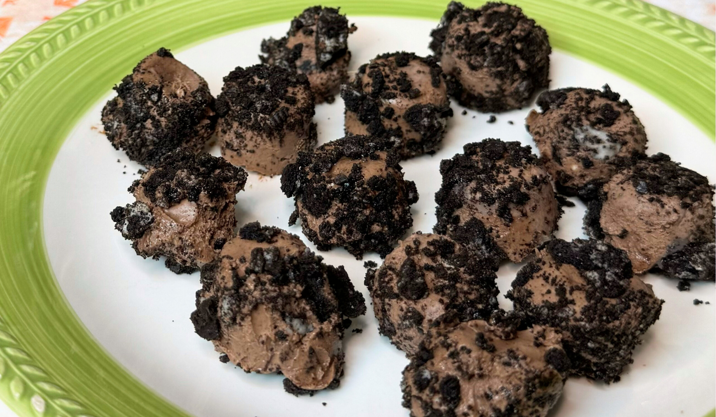 Tartufini di philadelphia, cioccolato fondente e Oreo