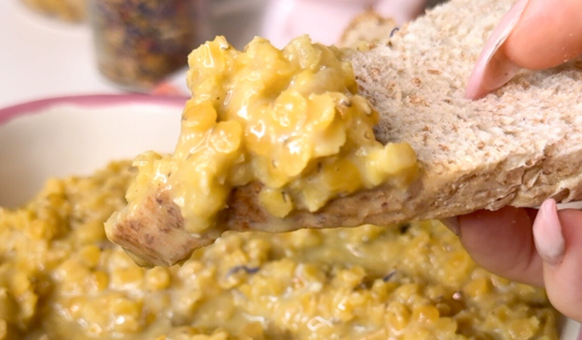 Zuppa di lenticchie, latte di cocco e curry