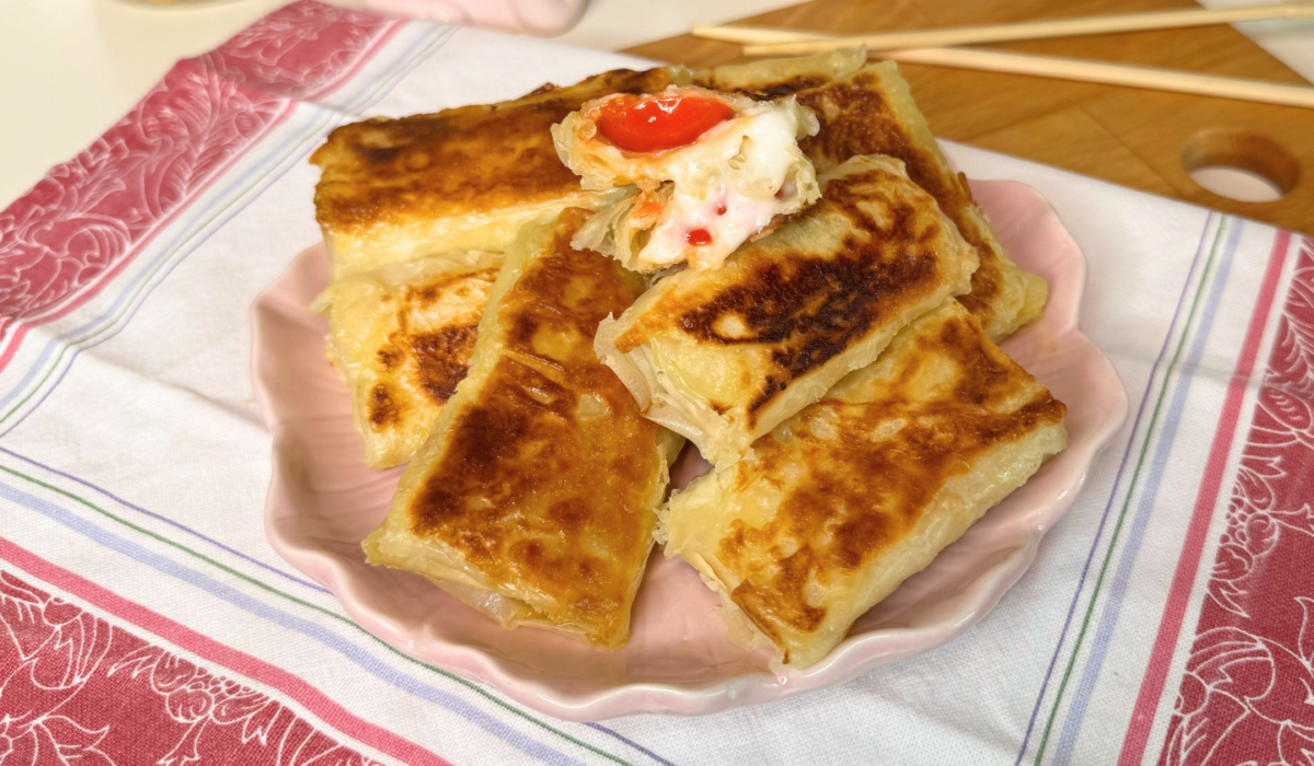 Involtini di pasta fillo con feta vegana e pomodorini