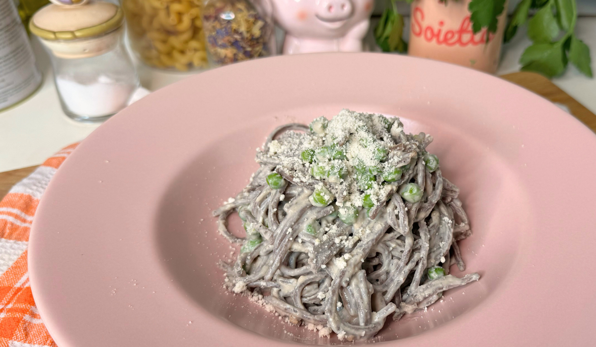 Linguine Alfredo vegane piselli